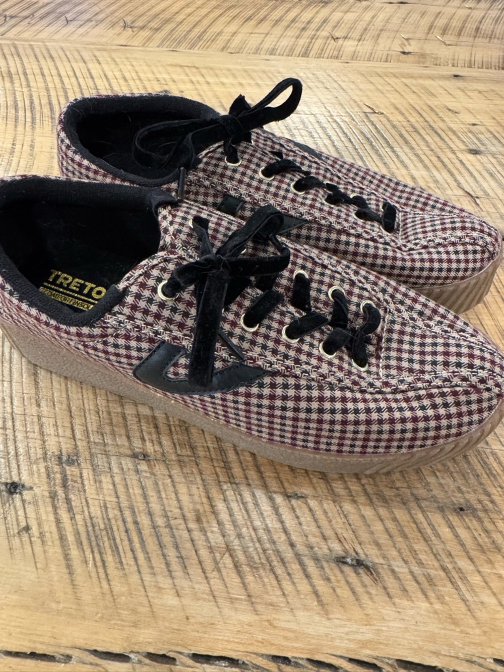 Tretorn women's Sz 9 Plaid Lace-Up Sneakers in Tan/Burgundy/Black/Green.